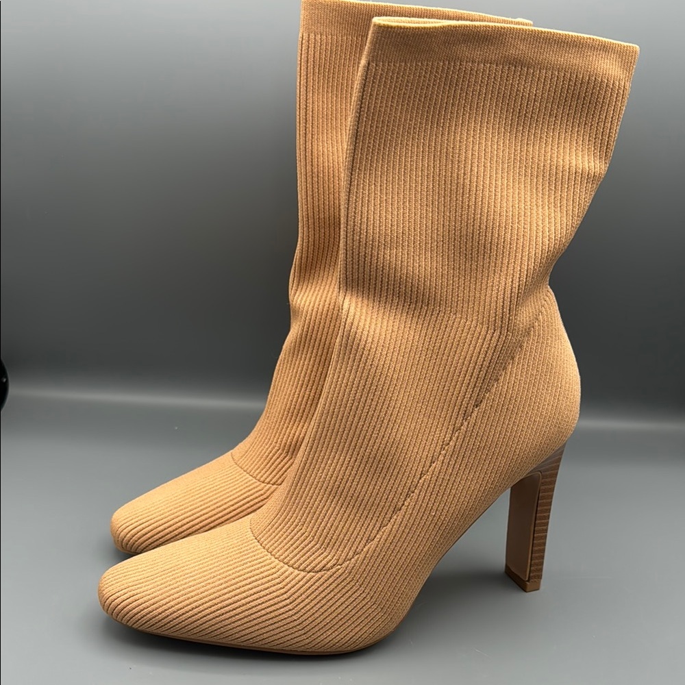 Journee Collection Womens Elissa Pull On Stacked Heel Booties